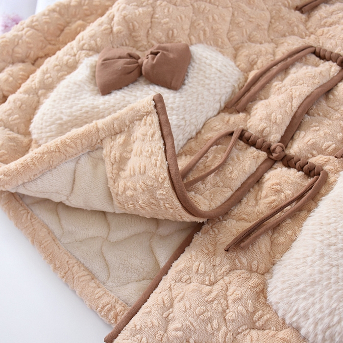 91家纺网 家纺一手货源 找家纺 （总）洛兰沙家居馆 2025新款只代发新款娃娃领加厚睡衣女法兰绒夹棉加绒套装秋冬季珊瑚绒家居服