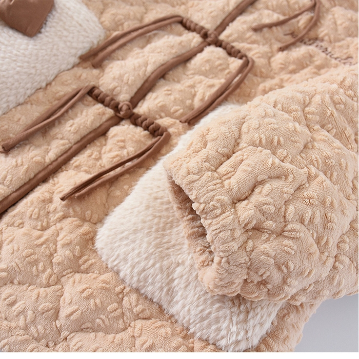 91家纺网 家纺一手货源 找家纺 （总）洛兰沙家居馆 2025新款只代发新款娃娃领加厚睡衣女法兰绒夹棉加绒套装秋冬季珊瑚绒家居服