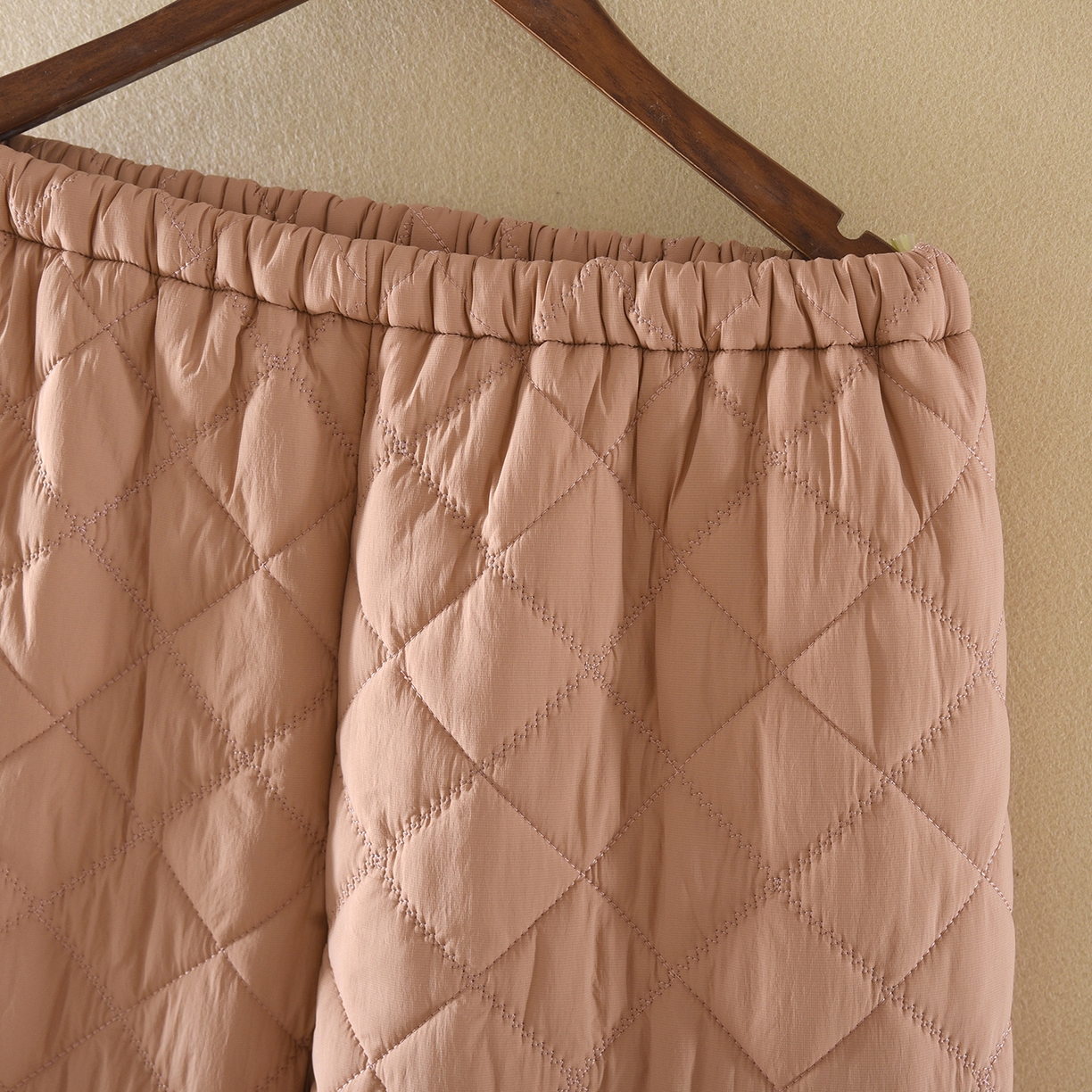 91家纺网 家纺一手货源 找家纺 洛兰沙家居馆 2025新款只代发新款防风防水情侣夹棉睡衣男冬季女三层加厚保暖冬天家居服睡袍套装 橘色