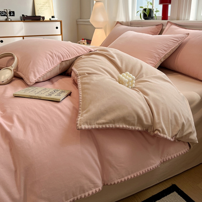 91家纺网 家纺一手货源 找家纺 棉生活家纺 2025新款简约北欧风全棉纯棉磨毛贝壳边四件套 粉黛