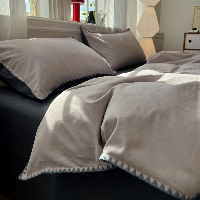 91家纺网 家纺一手货源 找家纺 棉生活家纺 2025新款简约北欧风全棉纯棉磨毛贝壳边四件套 蓝涧