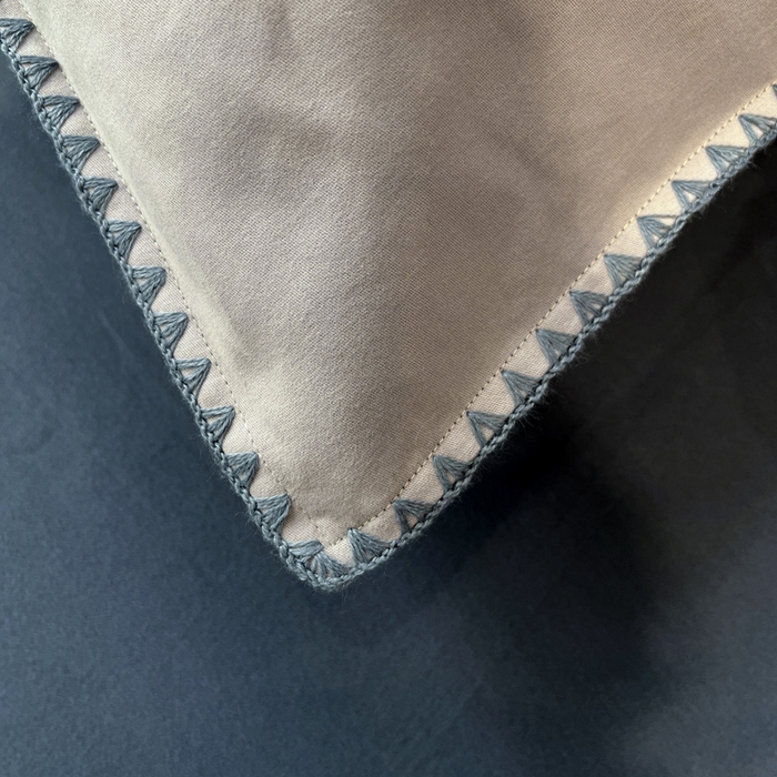 91家纺网 家纺一手货源 找家纺 棉生活家纺 2025新款简约北欧风全棉纯棉磨毛贝壳边四件套 蓝涧