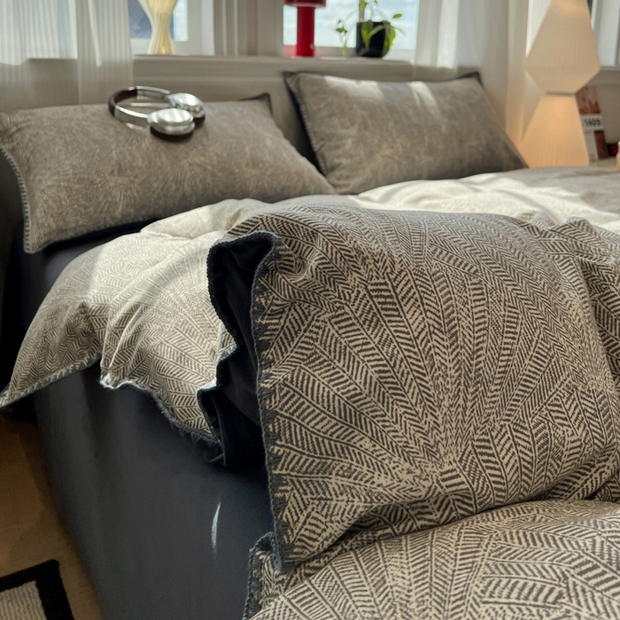 91家纺网 家纺一手货源 找家纺 棉生活家纺 2025新款简约北欧风全棉纯棉磨毛贝壳边四件套 叶飘