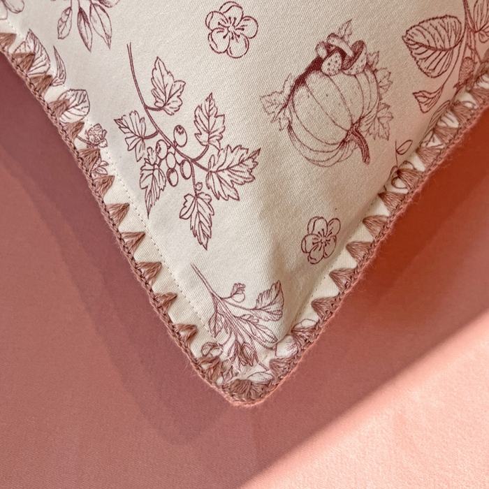 91家纺网 家纺一手货源 找家纺 棉生活家纺 2025新款简约北欧风全棉纯棉磨毛贝壳边四件套 漫野-粉