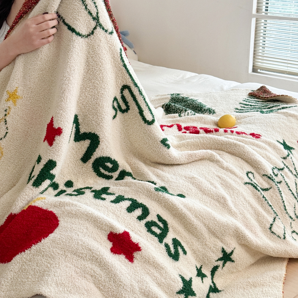 91家纺网 家纺一手货源 找家纺 丹本家纺 2025新款设计师原创多功能针织半边绒毛毯午休毯盖毯加厚毯子 圣诞快乐