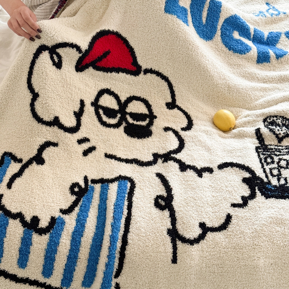 91家纺网 家纺一手货源 找家纺 丹本家纺 2025新款设计师原创多功能针织半边绒毛毯午休毯盖毯加厚毯子 幸运送餐狗