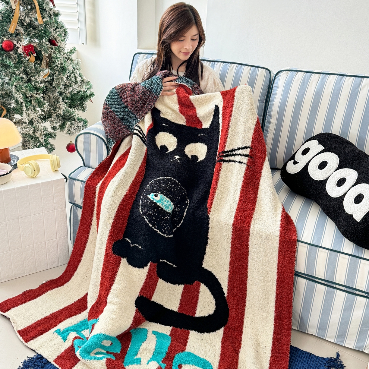 91家纺网 家纺一手货源 找家纺 丹本家纺 2025新款设计师原创多功能针织半边绒毛毯午休毯盖毯加厚毯子 你好猫先生