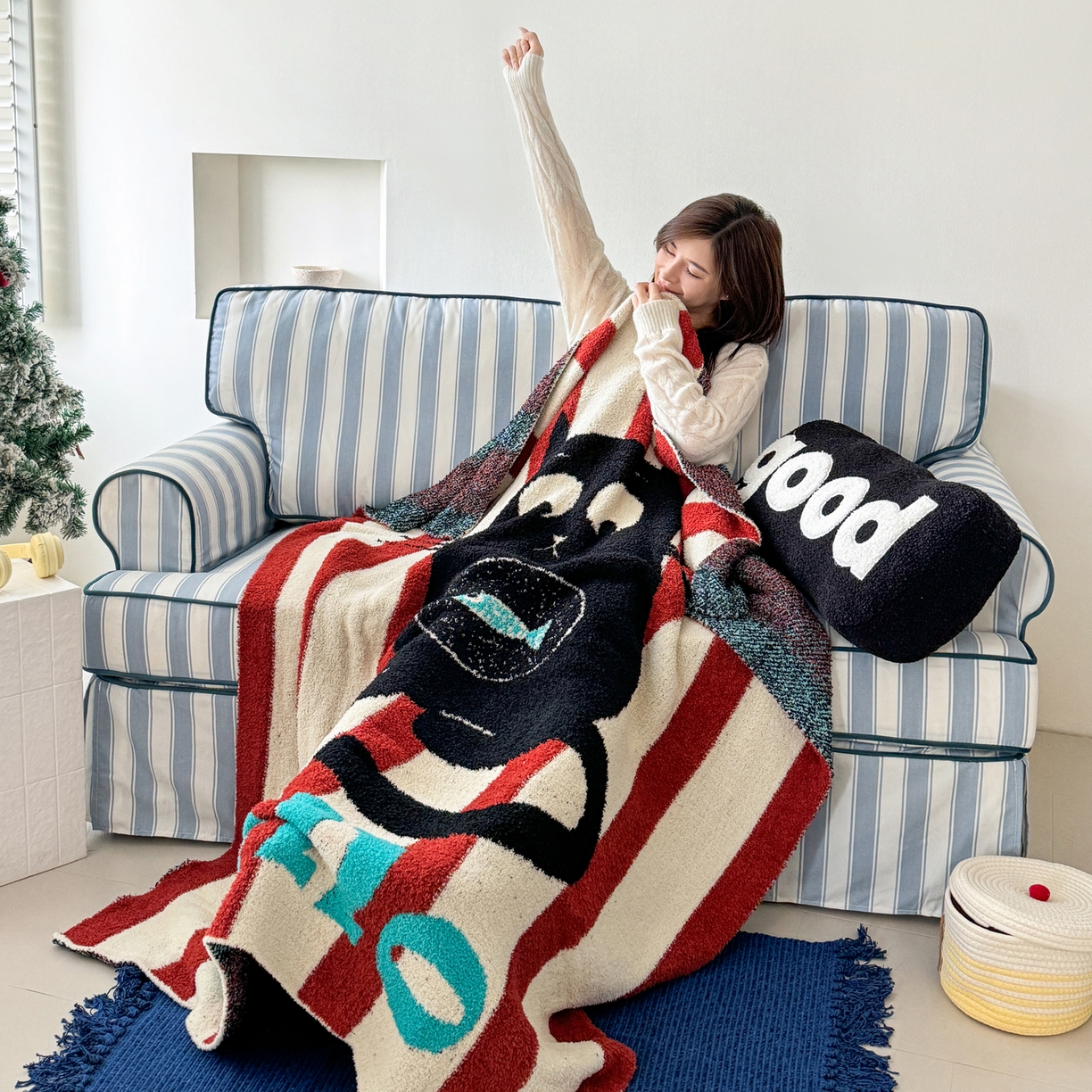 91家纺网 家纺一手货源 找家纺 丹本家纺 2025新款设计师原创多功能针织半边绒毛毯午休毯盖毯加厚毯子 你好猫先生