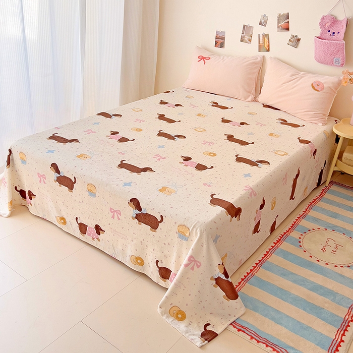 91家纺网 家纺一手货源 找家纺 一霖家纺 2025新款小清新牛奶绒毛巾绣四件套-第二波 面包腊肠狗