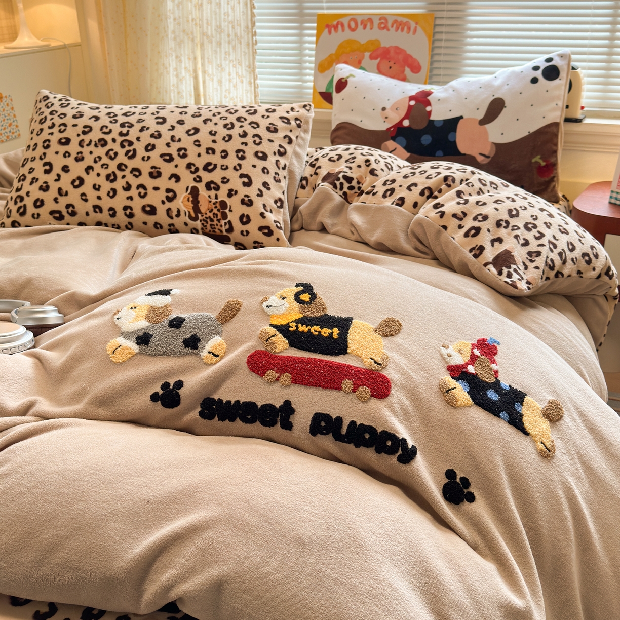 91家纺网 家纺一手货源 找家纺 一霖家纺 2025新款高克重云朵毛巾绣夏被 糖果罐头