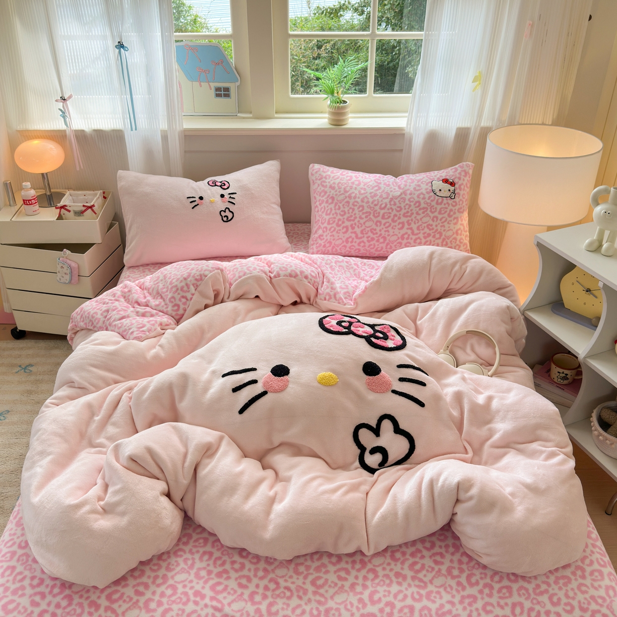 91家纺网 家纺一手货源 找家纺 一霖家纺 2025新款小清新牛奶绒毛巾绣四件套-第二波 豹纹KT粉