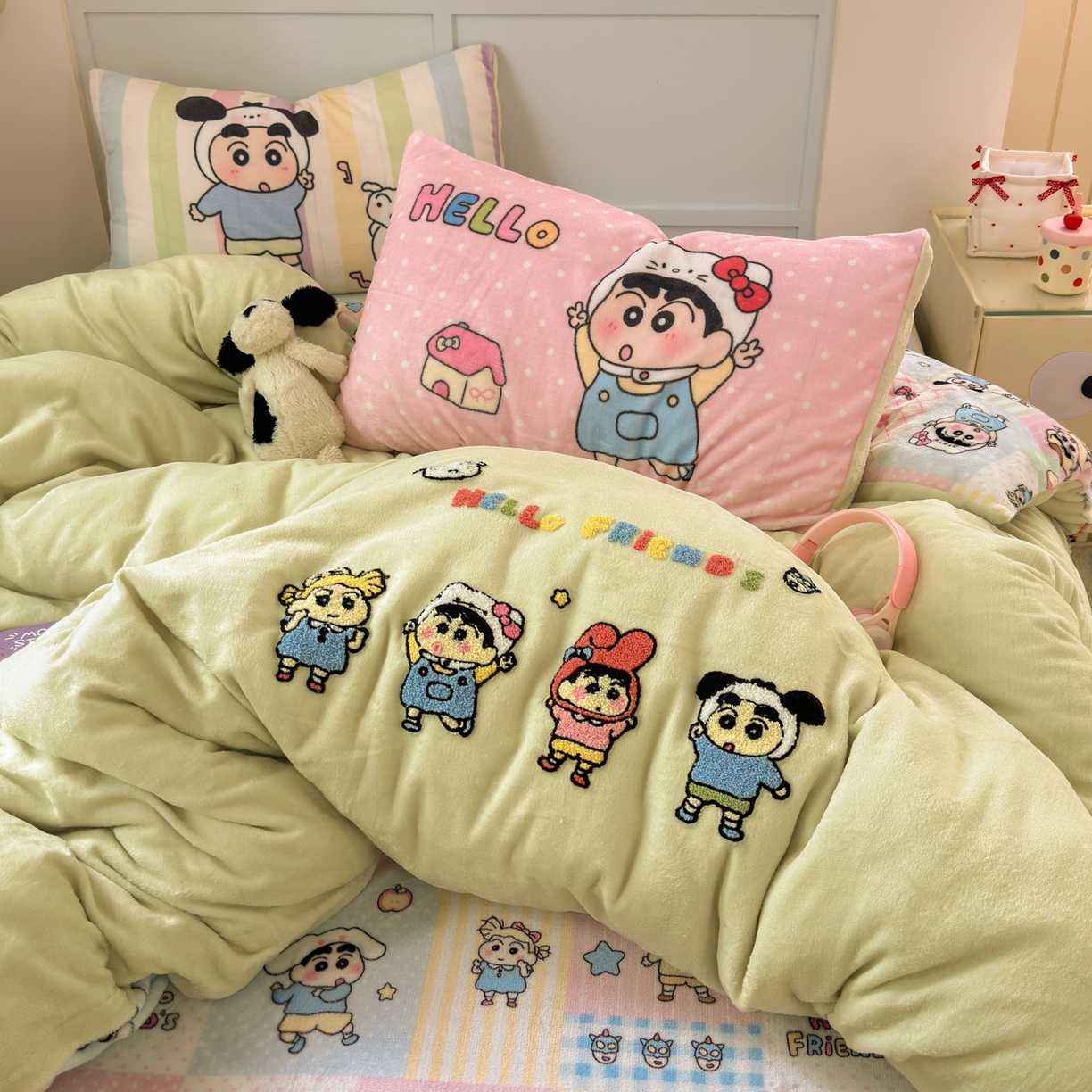 91家纺网 家纺一手货源 找家纺 一霖家纺 2025新款小清新牛奶绒毛巾绣四件套-第二波 小新派对绒