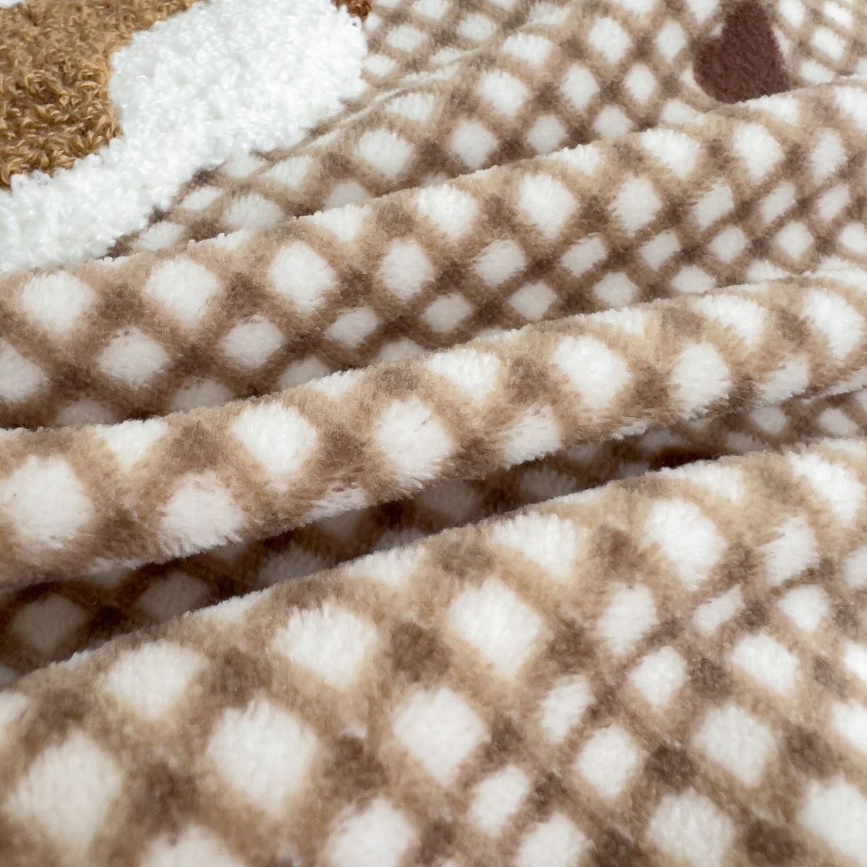 91家纺网 家纺一手货源 找家纺 一霖家纺 2025新款小清新牛奶绒毛巾绣四件套-第二波 咖啡小猫