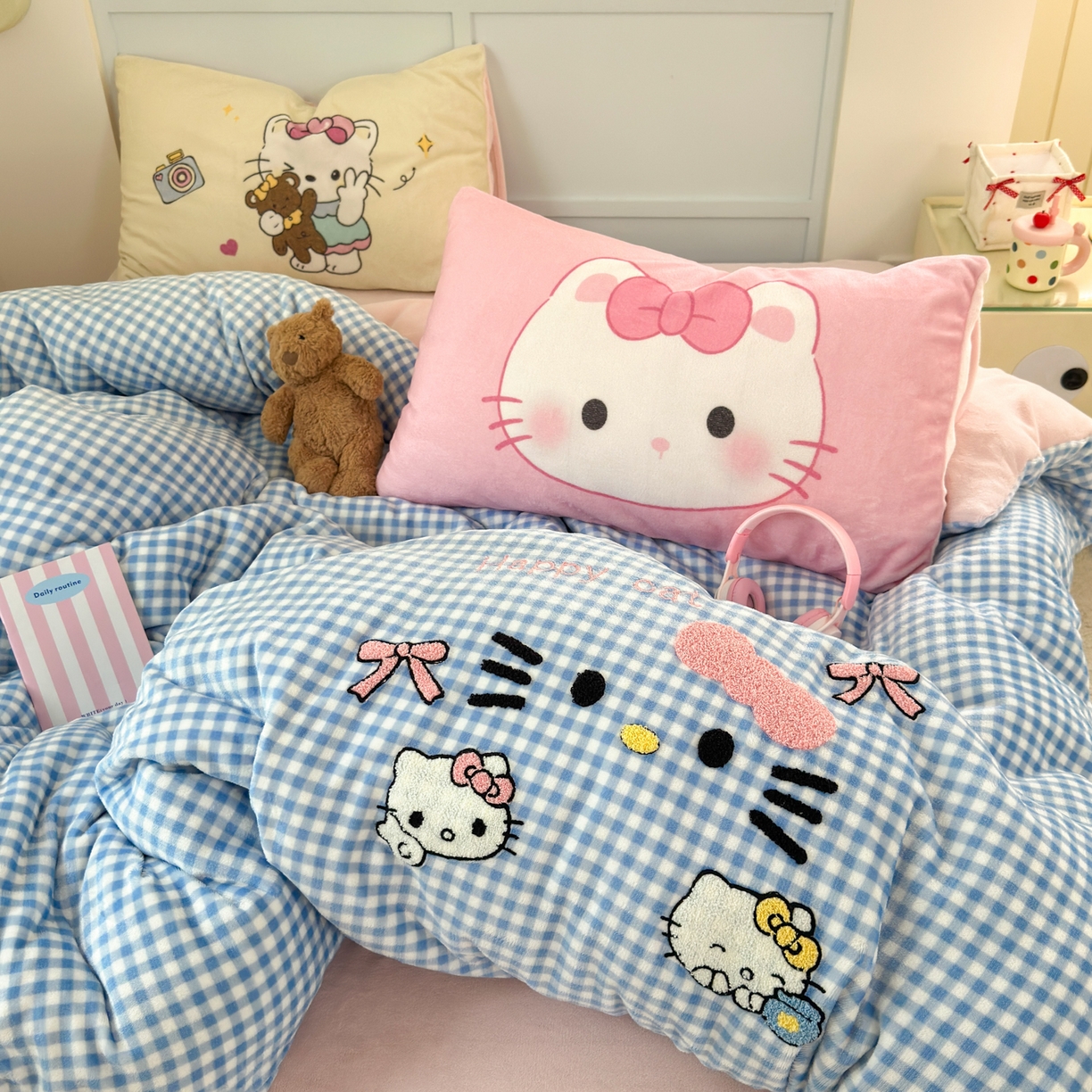 91家纺网 家纺一手货源 找家纺 一霖家纺 2025新款小清新牛奶绒毛巾绣四件套-第二波 绒蕾拉小猫