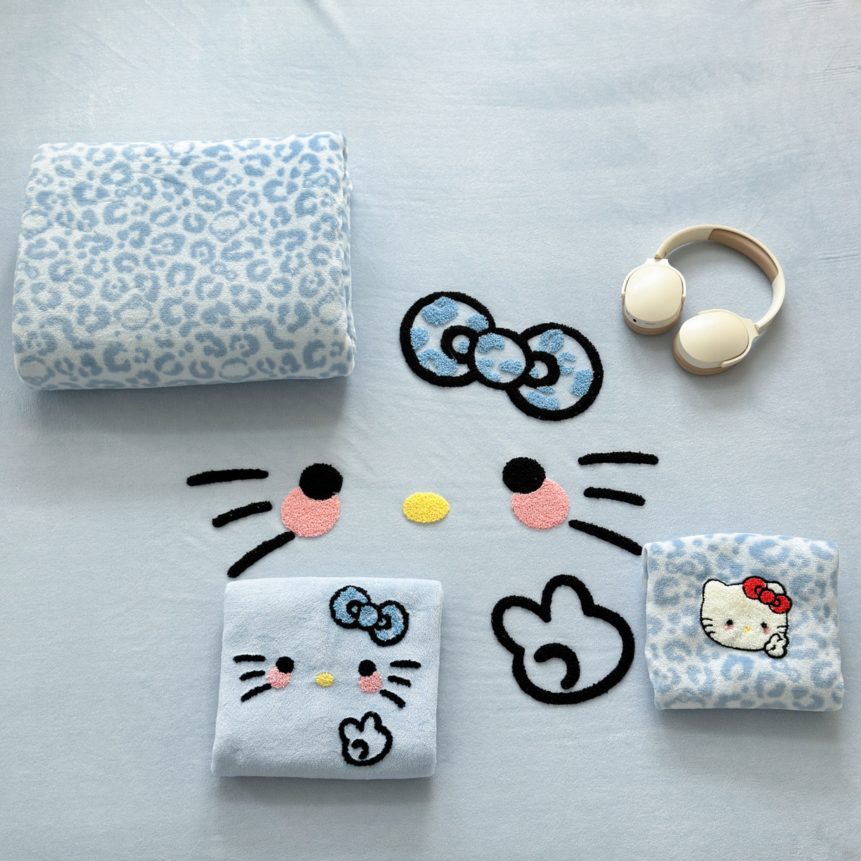 91家纺网 家纺一手货源 找家纺 一霖家纺 2025新款小清新牛奶绒毛巾绣四件套-第二波 豹纹KT蓝