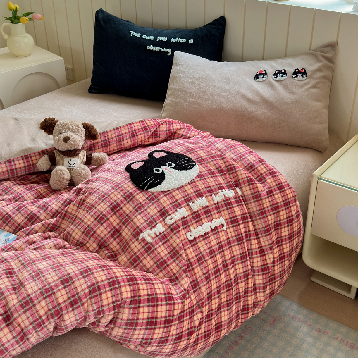 91家纺网 家纺一手货源 找家纺 一霖家纺 2025新款小清新牛奶绒毛巾绣四件套-第二波 大脸猫猫绒