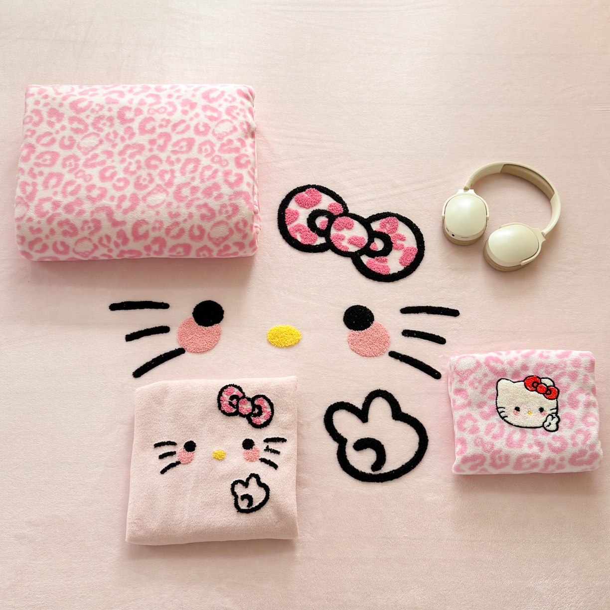 91家纺网 家纺一手货源 找家纺 乐童家纺 2025新款小清新牛奶绒毛巾绣四件套-第二波 豹纹KT粉