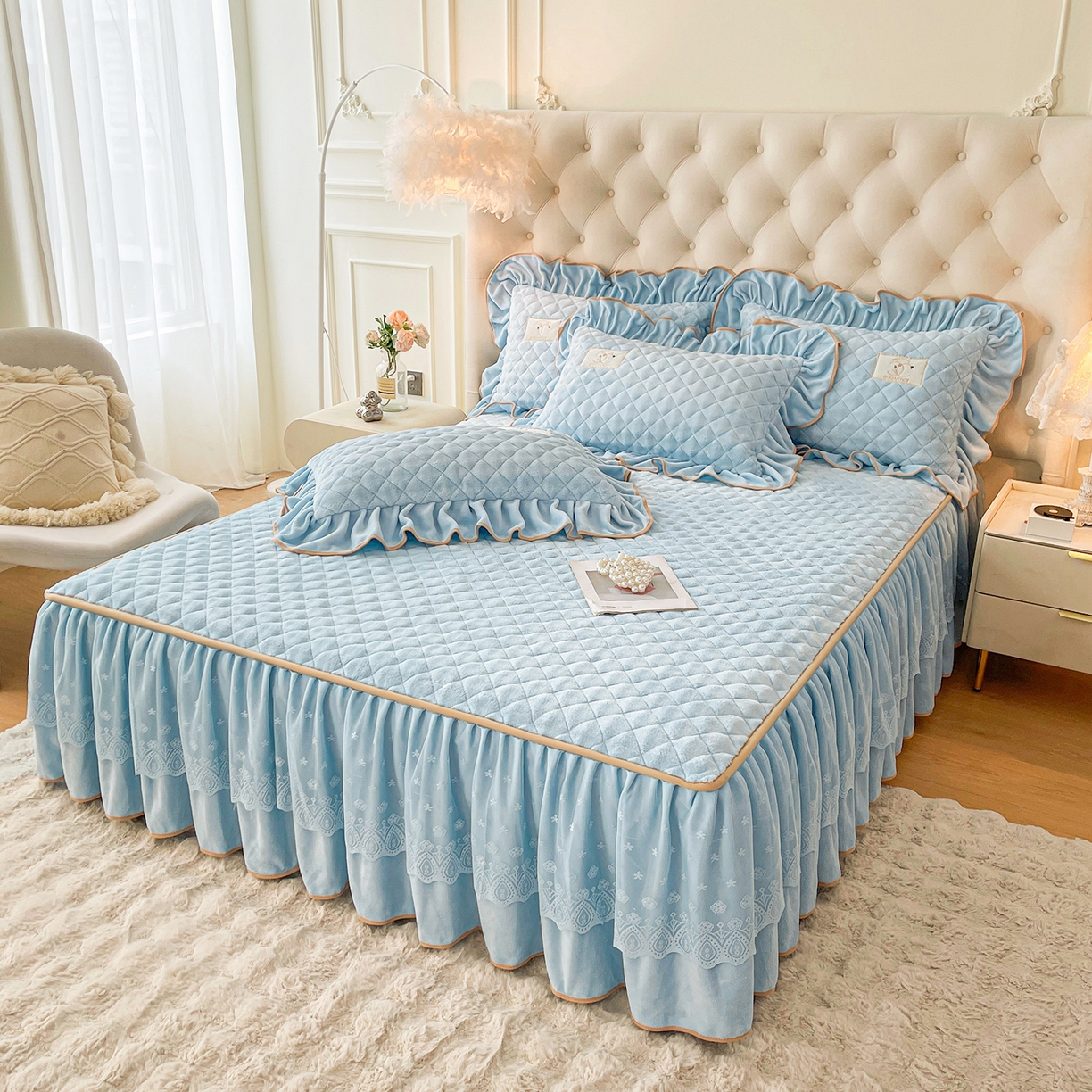 91家纺网 家纺一手货源 找家纺 情恒家纺 2025新款立体泡泡牛奶绒夹棉床裙三件套系列-浅语光年 浅语光年-蔚蓝