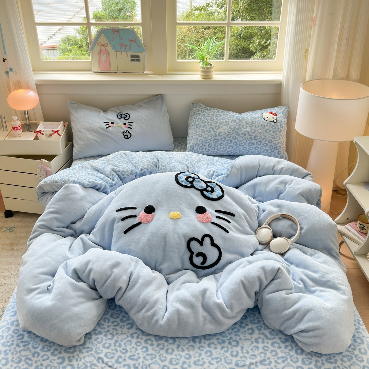 91家纺网 家纺一手货源 找家纺 乐童家纺 2025新款小清新牛奶绒毛巾绣四件套-第二波 豹纹KT蓝