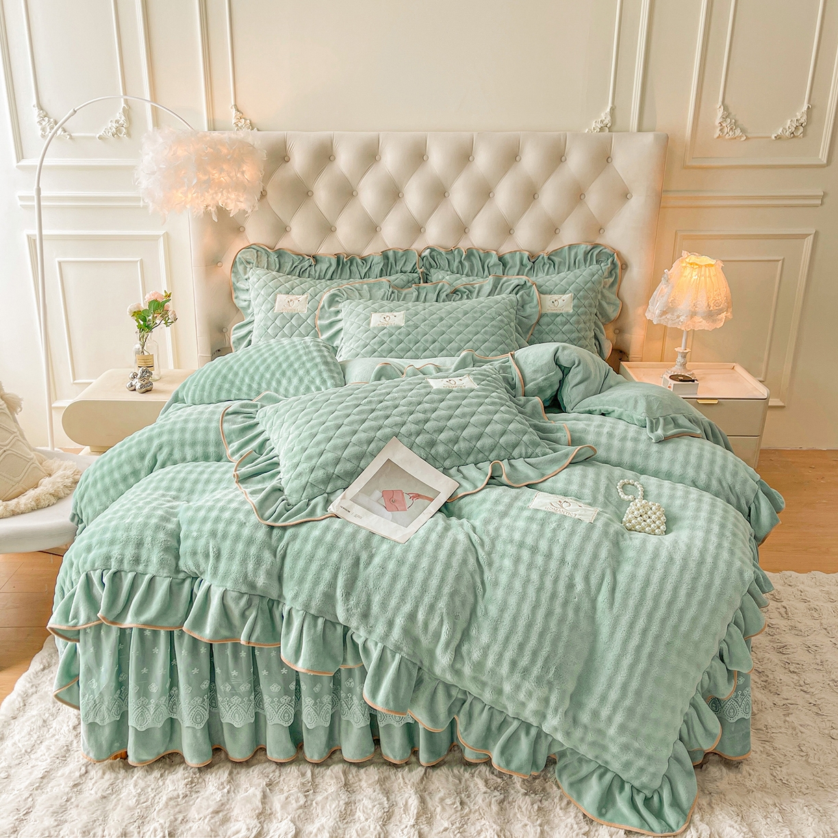 91家纺网 家纺一手货源 找家纺 （总）情恒家纺 2025新款立体泡泡牛奶绒夹棉床裙四件套系列-浅语光年