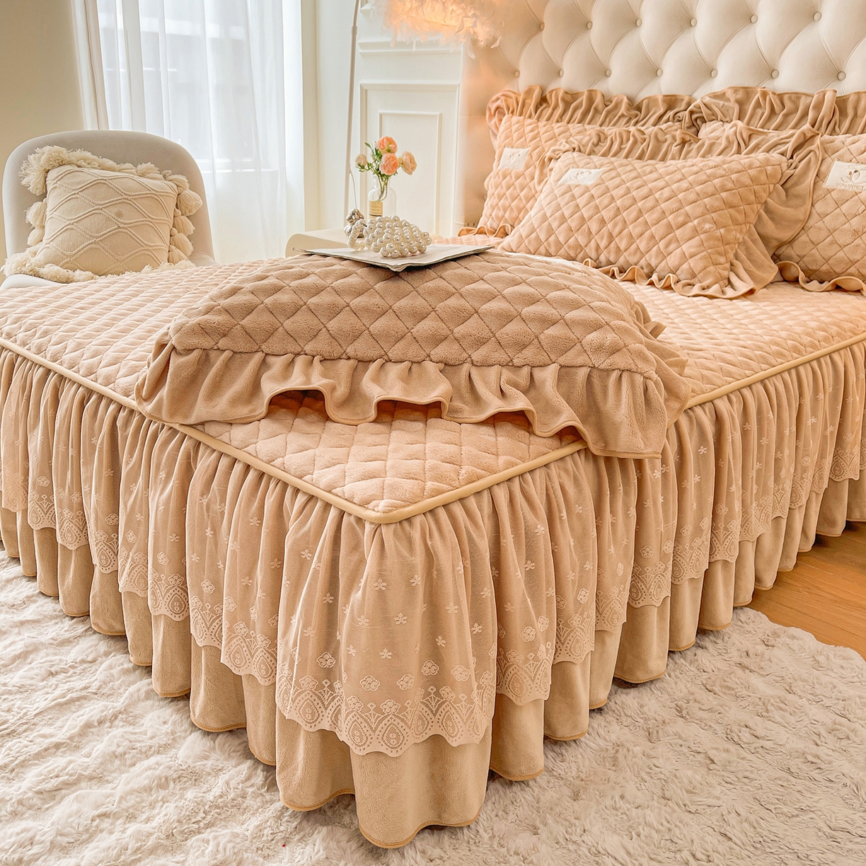 91家纺网 家纺一手货源 找家纺 情恒家纺 2025新款立体泡泡牛奶绒夹棉床裙四件套系列-浅语光年 浅语光年-卡其