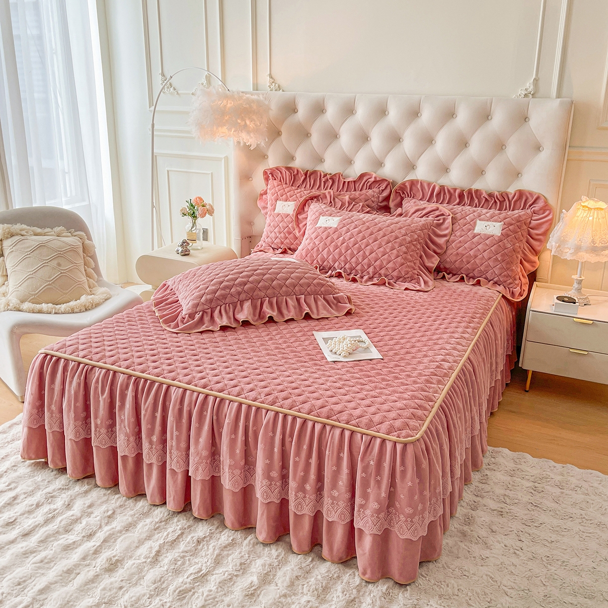 91家纺网 家纺一手货源 找家纺 情恒家纺 2025新款立体泡泡牛奶绒夹棉床裙四件套系列-浅语光年 浅语光年-豆沙