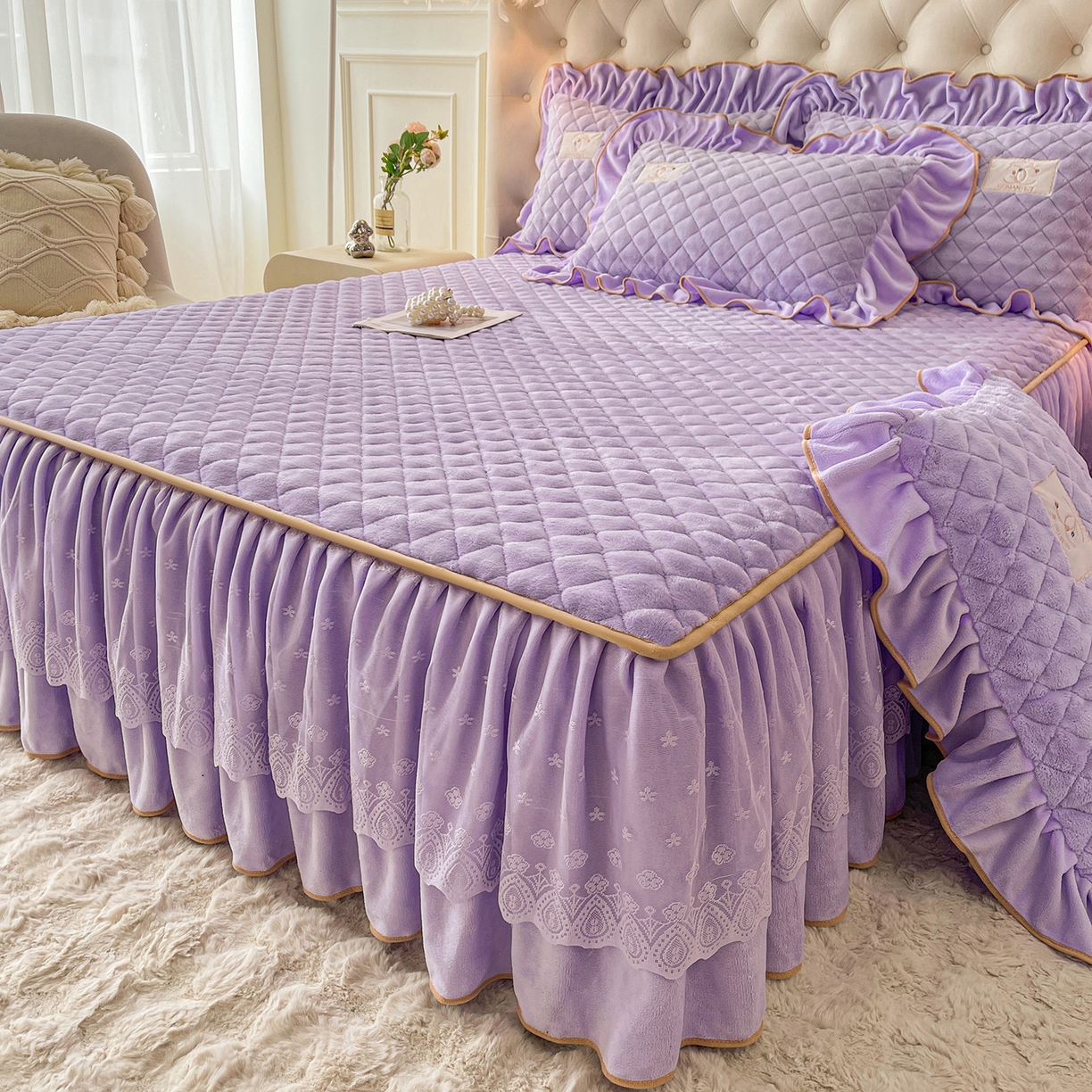 91家纺网 家纺一手货源 找家纺 情恒家纺 2025新款立体泡泡牛奶绒夹棉床裙四件套系列-浅语光年 浅语光年-梦紫