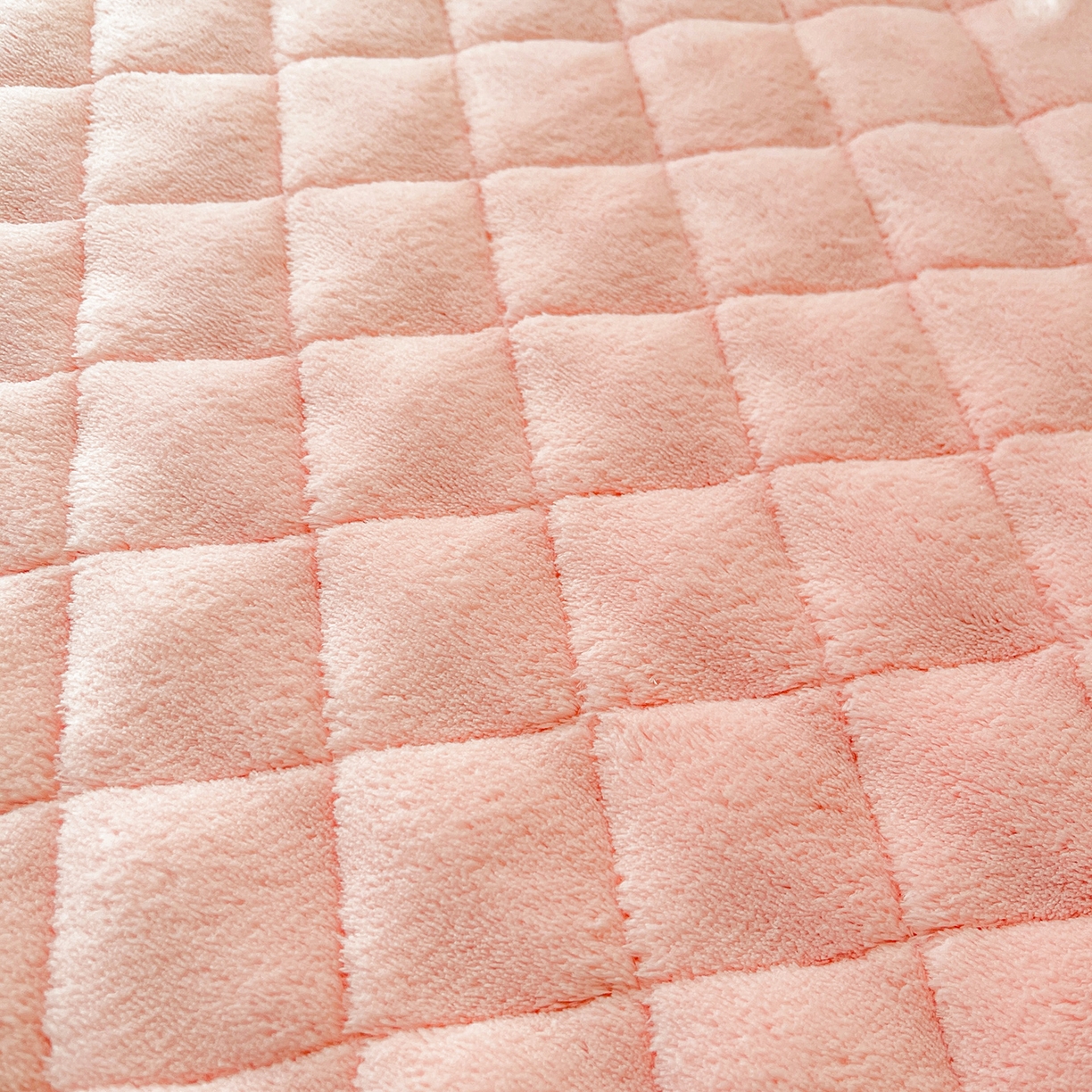 91家纺网 家纺一手货源 找家纺 情恒家纺 2025新款立体泡泡牛奶绒夹棉床裙四件套系列-浅语光年 浅语光年-香粉