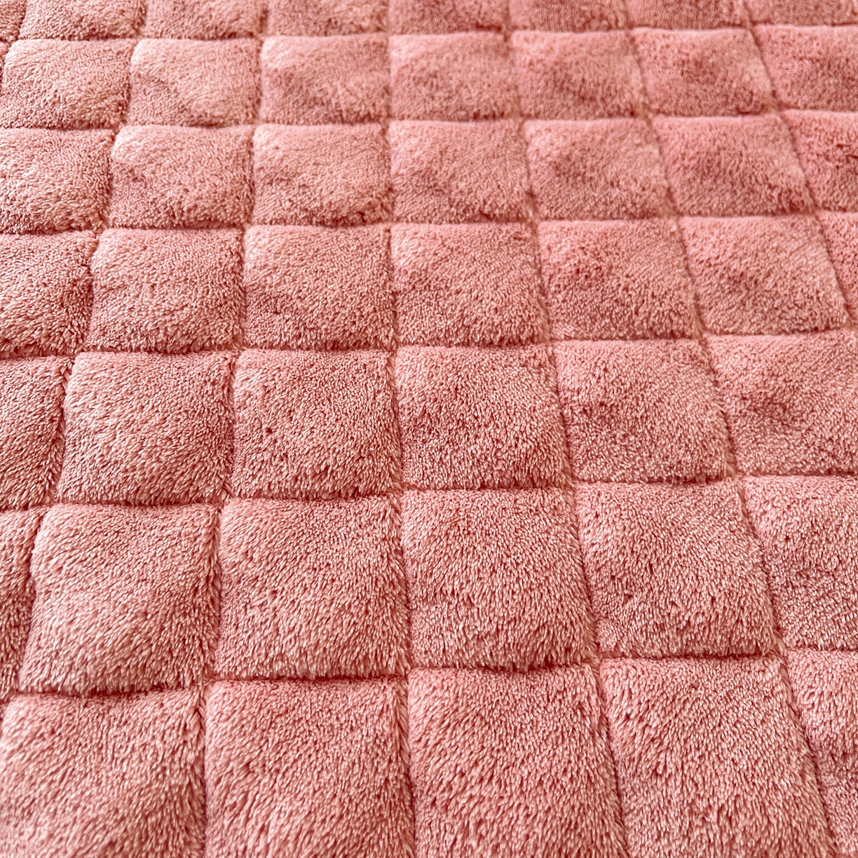 91家纺网 家纺一手货源 找家纺 （总）情恒家纺 2025新款立体泡泡牛奶绒夹棉床裙四件套系列-浅语光年