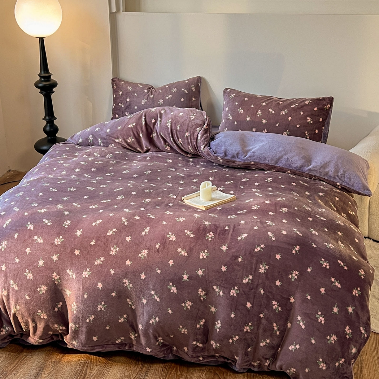 91家纺网 家纺一手货源 找家纺 思诺羽床笠 2025新款加厚牛奶绒印花四件套 紫花绒梦