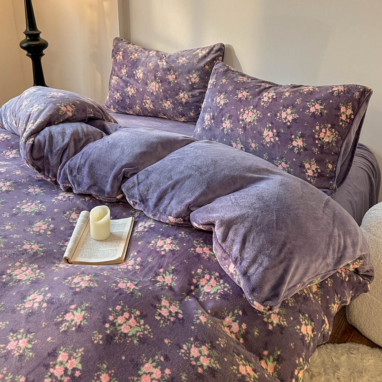 91家纺网 家纺一手货源 找家纺 思诺羽床笠 2025新款加厚牛奶绒印花四件套 紫韵