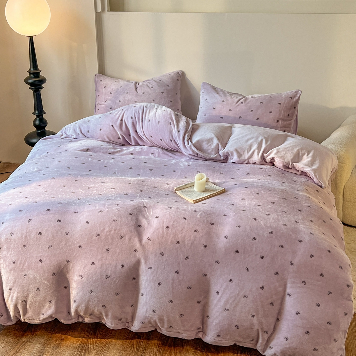 91家纺网 家纺一手货源 找家纺 思诺羽床笠 2025新款加厚牛奶绒印花四件套 紫蝶