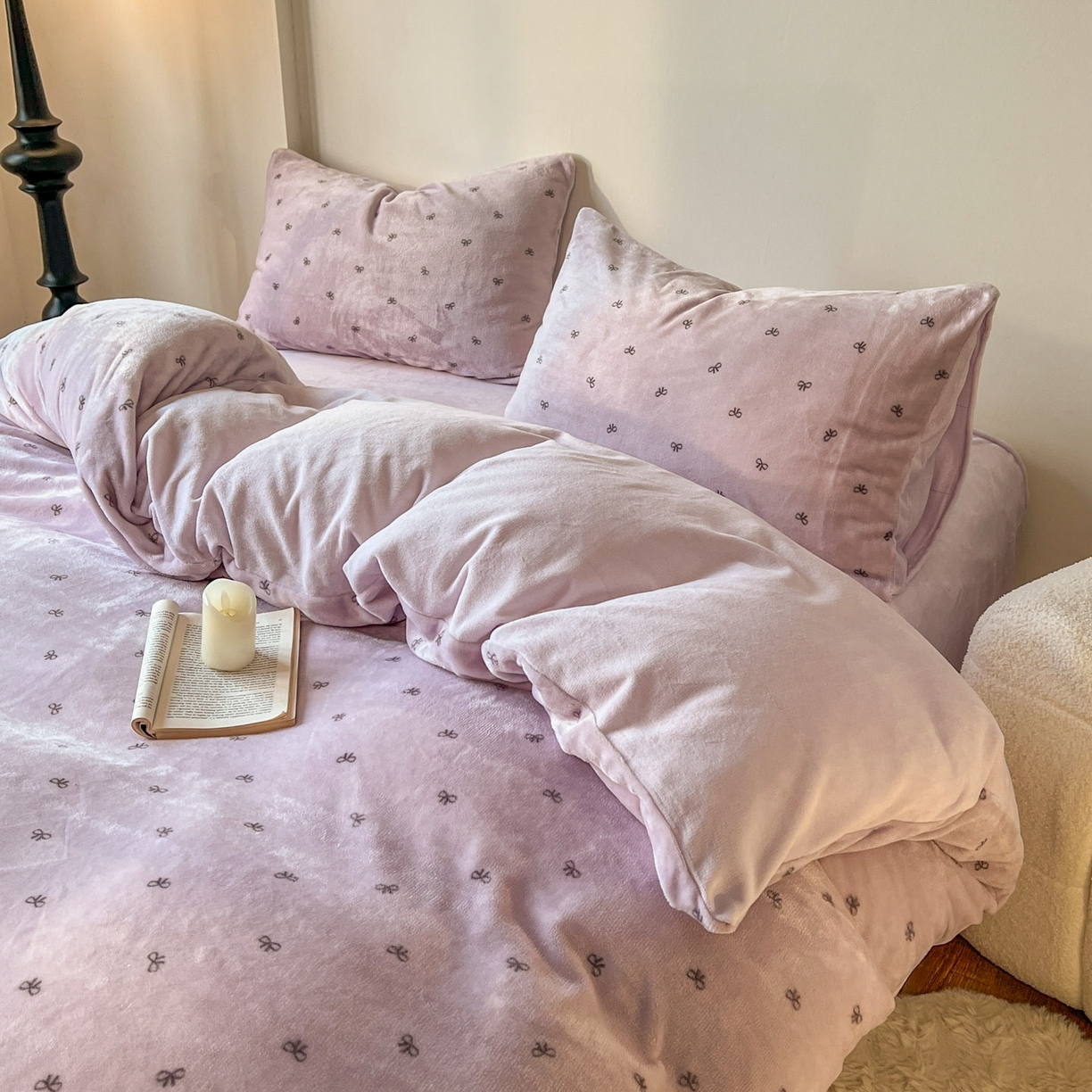 91家纺网 家纺一手货源 找家纺 思诺羽床笠 2025新款加厚牛奶绒印花四件套 紫蝶