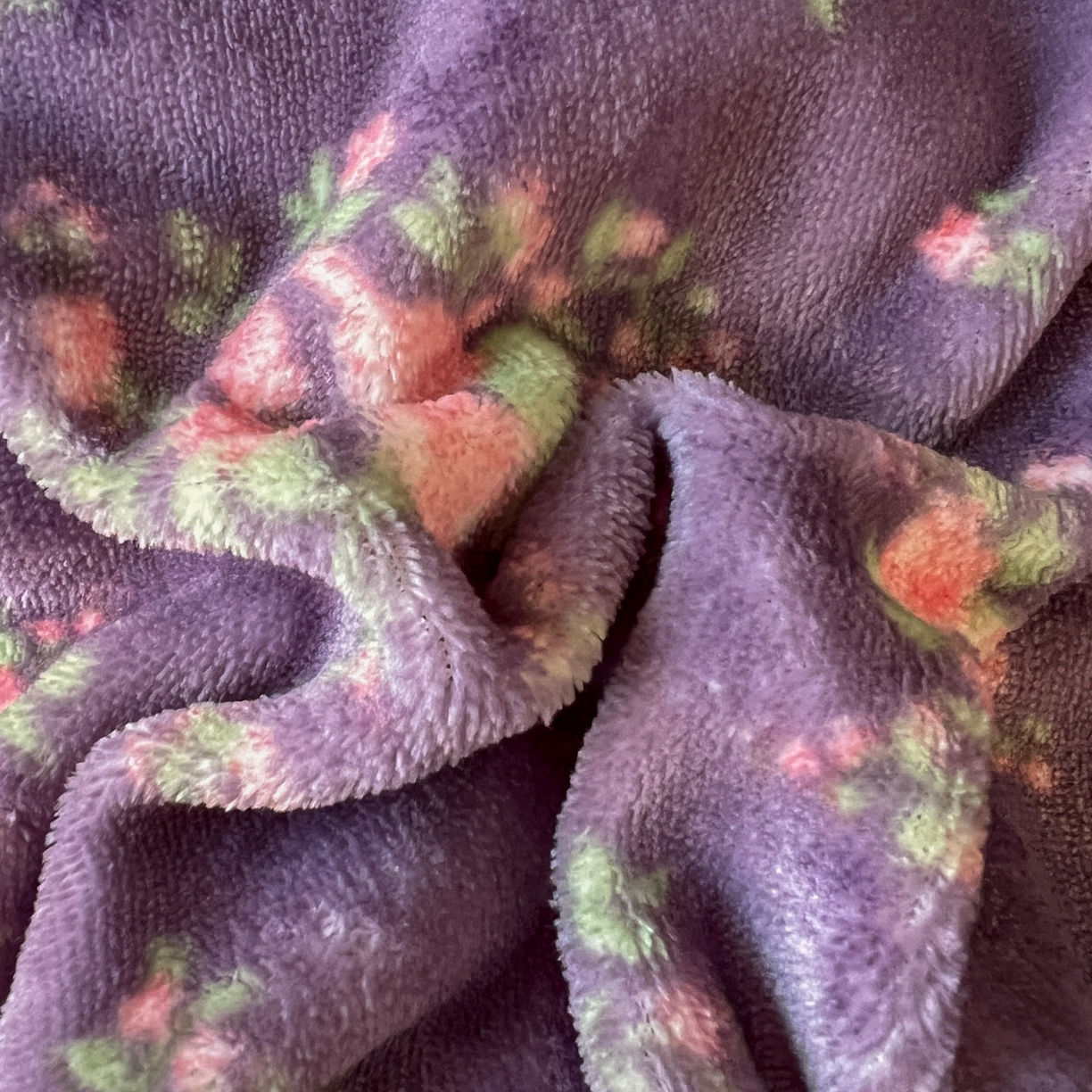 91家纺网 家纺一手货源 找家纺 思诺羽床笠 2025新款加厚牛奶绒印花四件套 紫韵