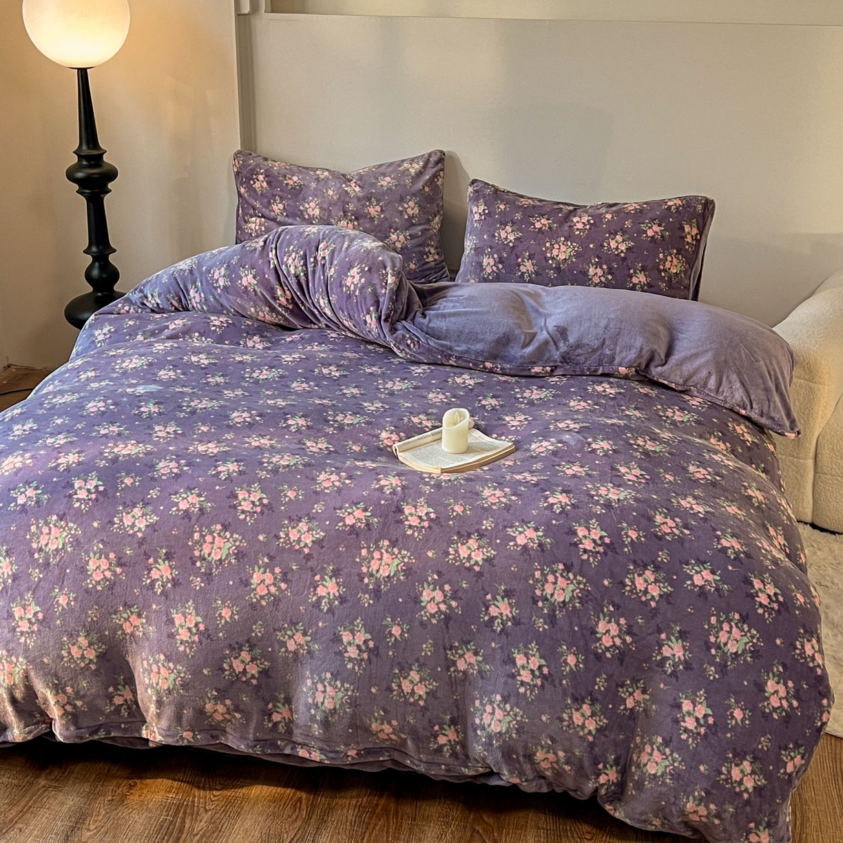 91家纺网 家纺一手货源 找家纺 思诺羽床笠 2025新款加厚牛奶绒印花四件套 紫韵