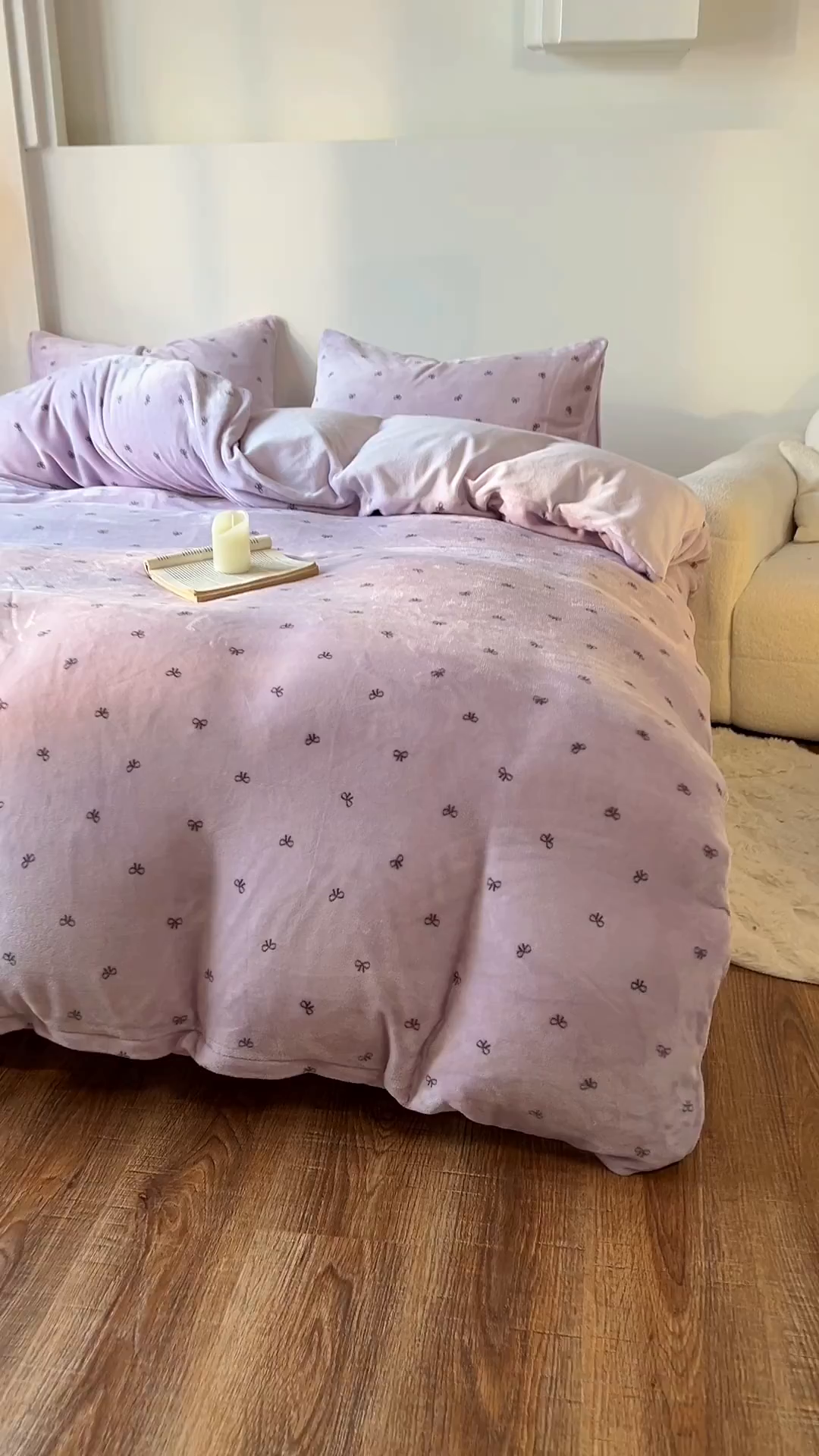 91家纺网 家纺一手货源 找家纺 思诺羽床笠 2025新款加厚牛奶绒印花四件套 紫蝶