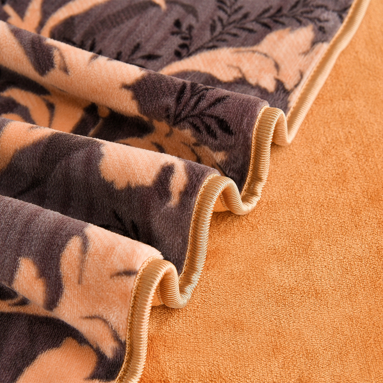 91家纺网 家纺一手货源 找家纺 羽梦2025新款8.5斤牛奶法莱绒金貂法兰绒四件套直播爆款 蝶舞飞扬