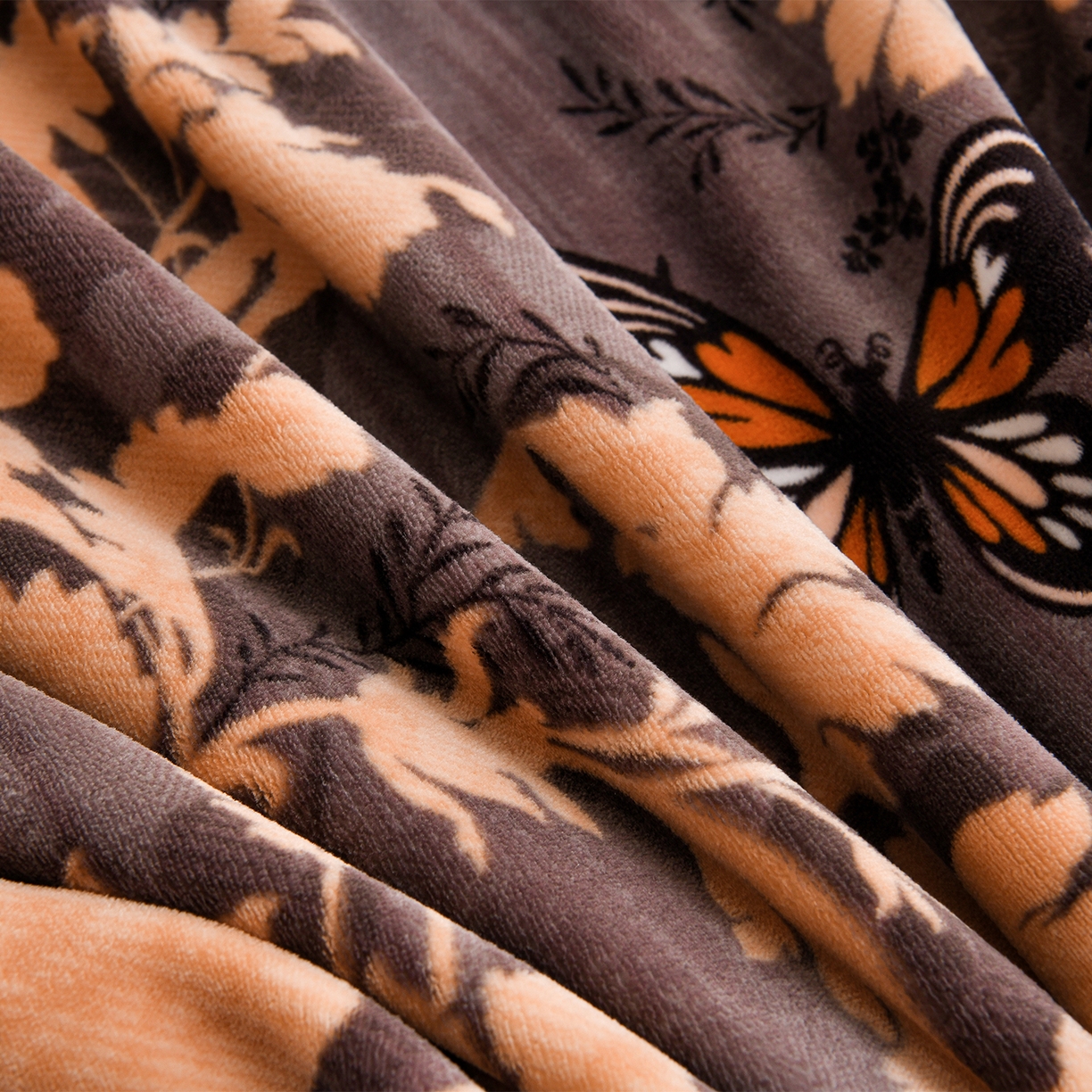 91家纺网 家纺一手货源 找家纺 羽梦2025新款8.5斤牛奶法莱绒金貂法兰绒四件套直播爆款 蝶舞飞扬