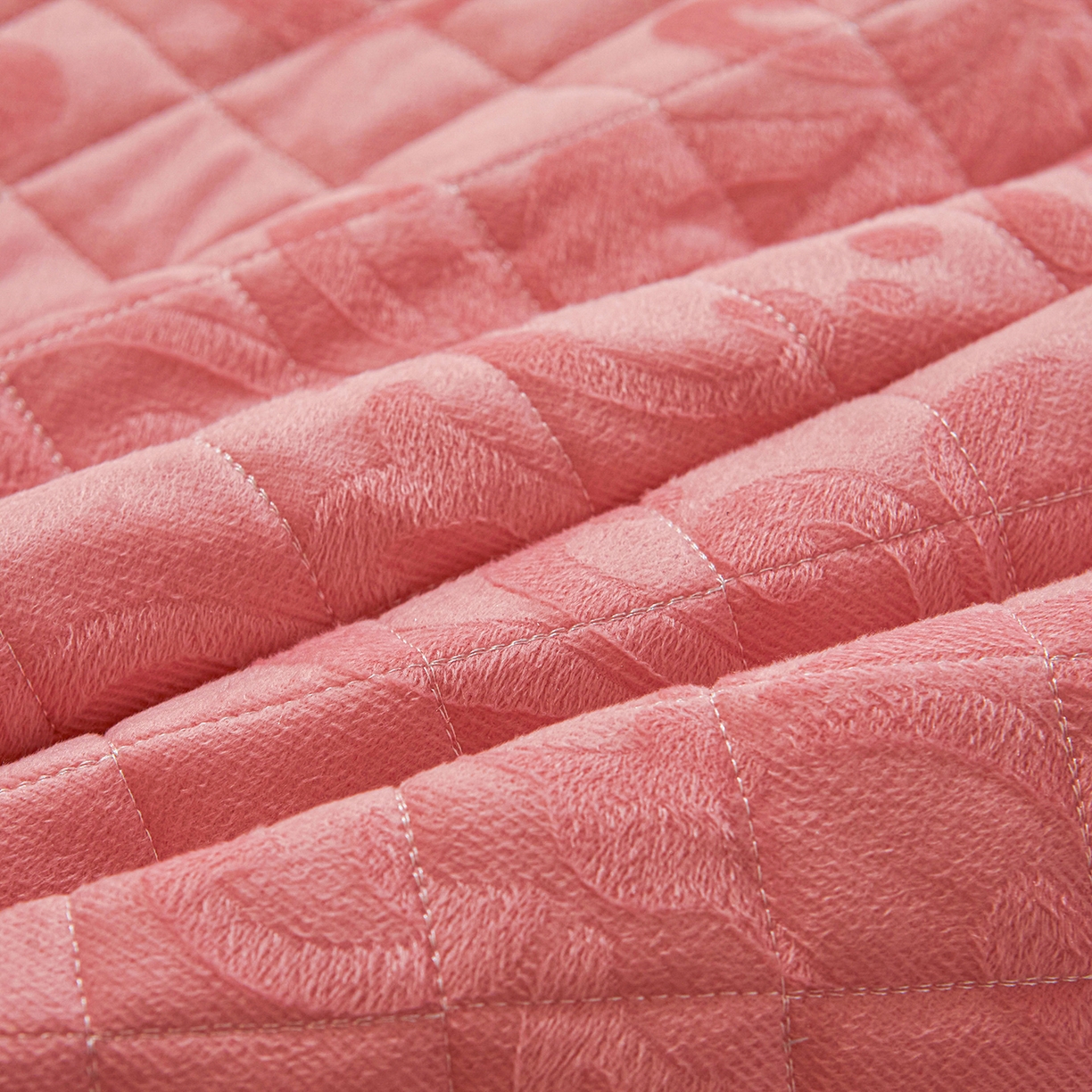 91家纺网 家纺一手货源 找家纺 好儿喜家纺 2025新款柔暖天鹅绒夹棉床裙盛世年华系列床裙三件套 盛世年华-粉