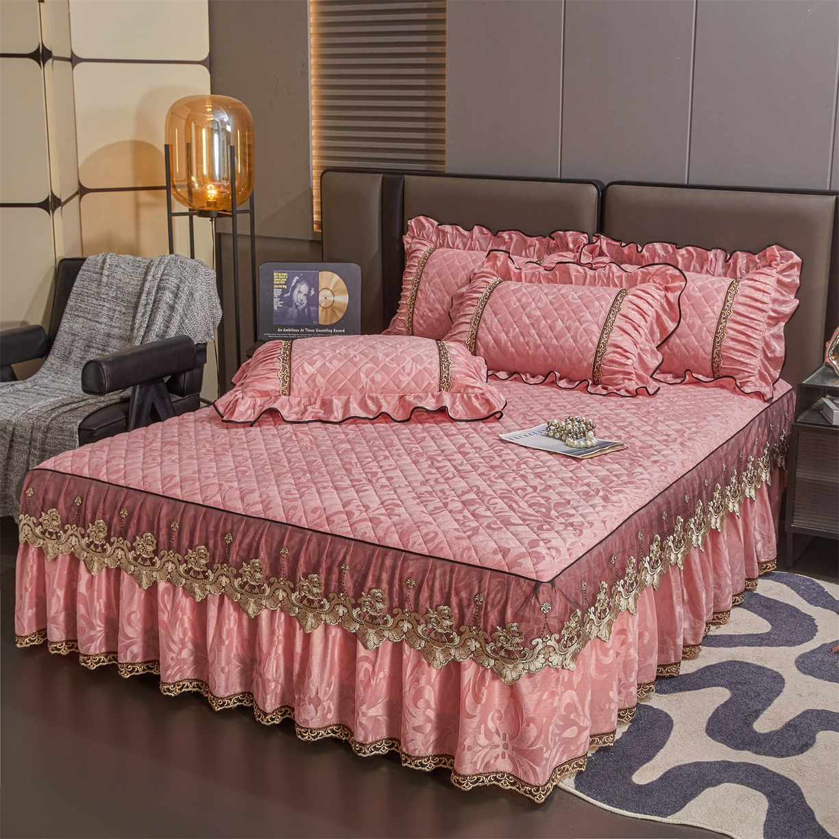 91家纺网 家纺一手货源 找家纺 （总）好儿喜家纺 2025新款柔暖天鹅绒夹棉床裙香格里系列四件套