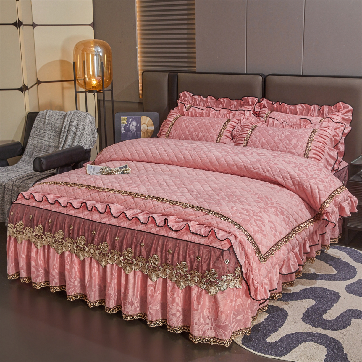 91家纺网 家纺一手货源 找家纺 （总）好儿喜家纺 2025新款柔暖天鹅绒夹棉床裙香格里系列四件套