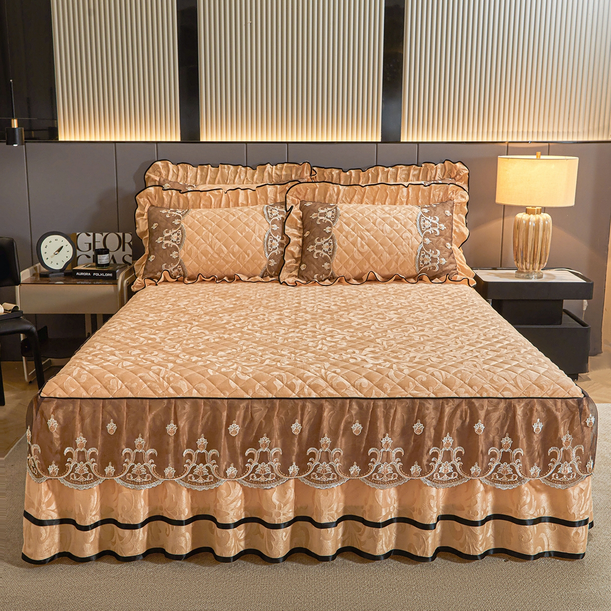 好儿喜家纺 2025新款柔暖天鹅绒夹棉床裙盛世年华系列床裙三件套 盛世年华-驼