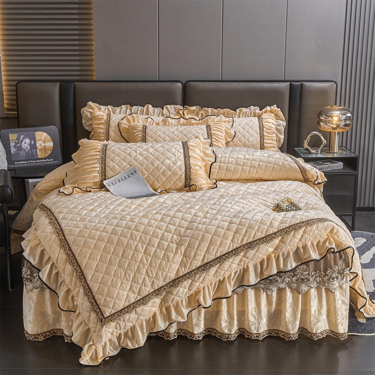 91家纺网 家纺一手货源 找家纺 （总）好儿喜家纺 2025新款柔暖天鹅绒夹棉床裙香格里系列四件套