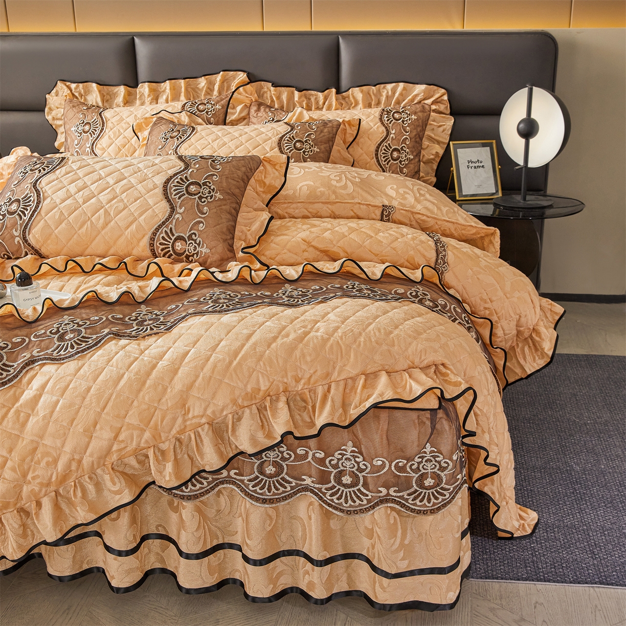 91家纺网 家纺一手货源 找家纺 （总）好儿喜家纺 2025新款柔暖天鹅绒夹棉床裙奥菲庄园系列床裙三件套