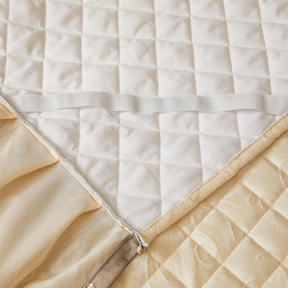 91家纺网 家纺一手货源 找家纺 好儿喜家纺 2025新款柔暖天鹅绒夹棉床裙奥菲庄园系列床裙三件套 奥菲庄园-米