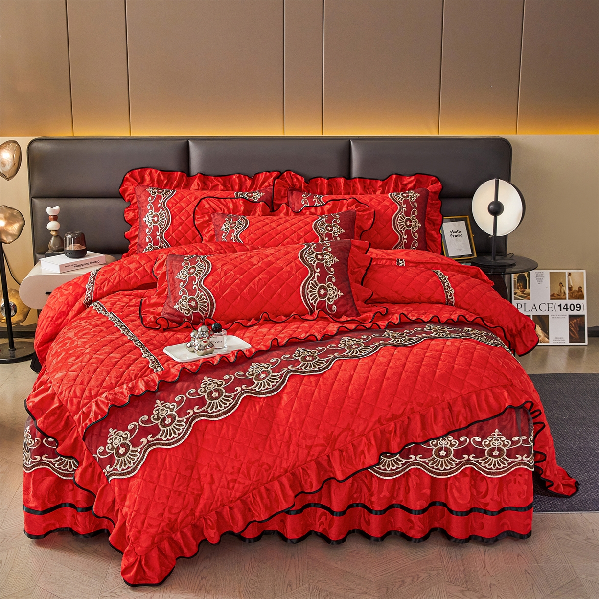 91家纺网 家纺一手货源 找家纺 （总）好儿喜家纺 2025新款柔暖天鹅绒夹棉床裙奥菲庄园系列四件套