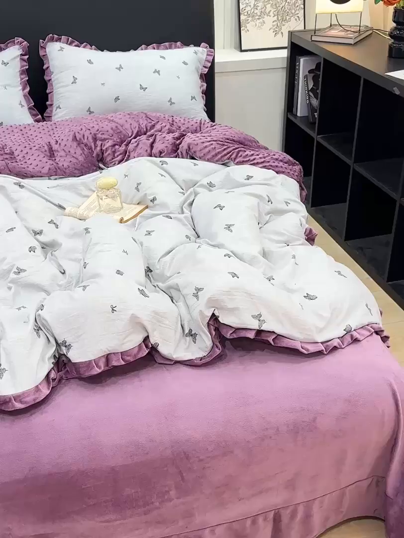 91家纺网 家纺一手货源 找家纺 一比一家纺 2025新款保暖舒适云感纱➕绒加绒四件套 蝶影 - 灰