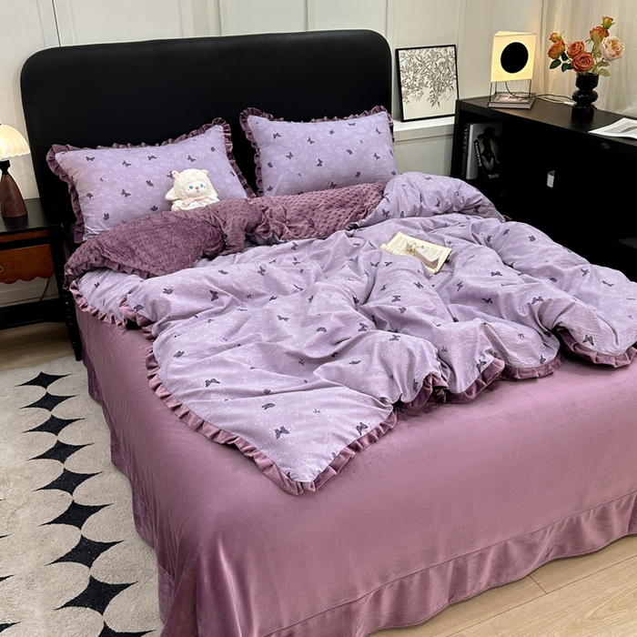 91家纺网 家纺一手货源 找家纺 一比一家纺 2025新款保暖舒适云感纱➕绒加绒四件套 蝶影- 紫