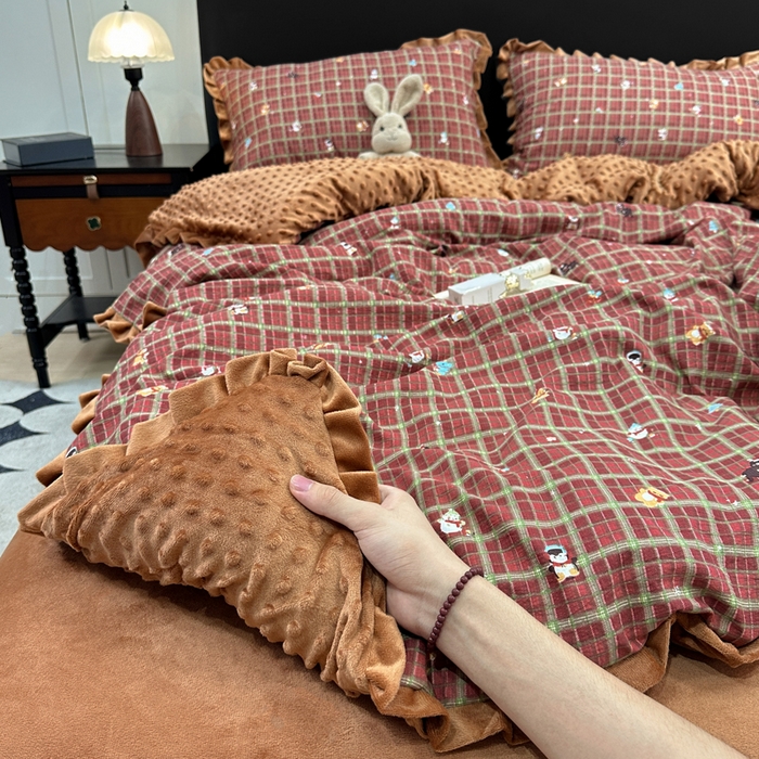 91家纺网 家纺一手货源 找家纺 一比一家纺 2025新款保暖舒适云感纱➕绒加绒四件套 冬日暖阳