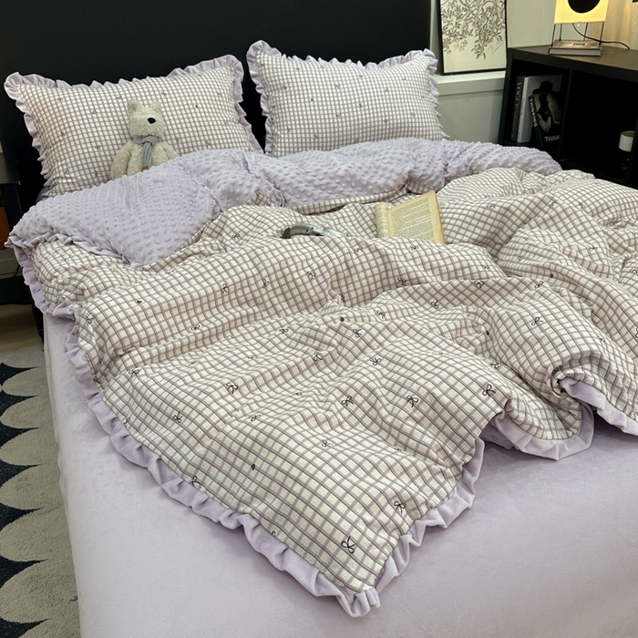 91家纺网 家纺一手货源 找家纺 一比一家纺 2025新款保暖舒适云感纱➕绒加绒四件套 格子蝴蝶结紫